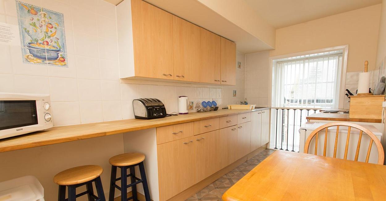 Discovery Accommodation Уитби Экстерьер фото