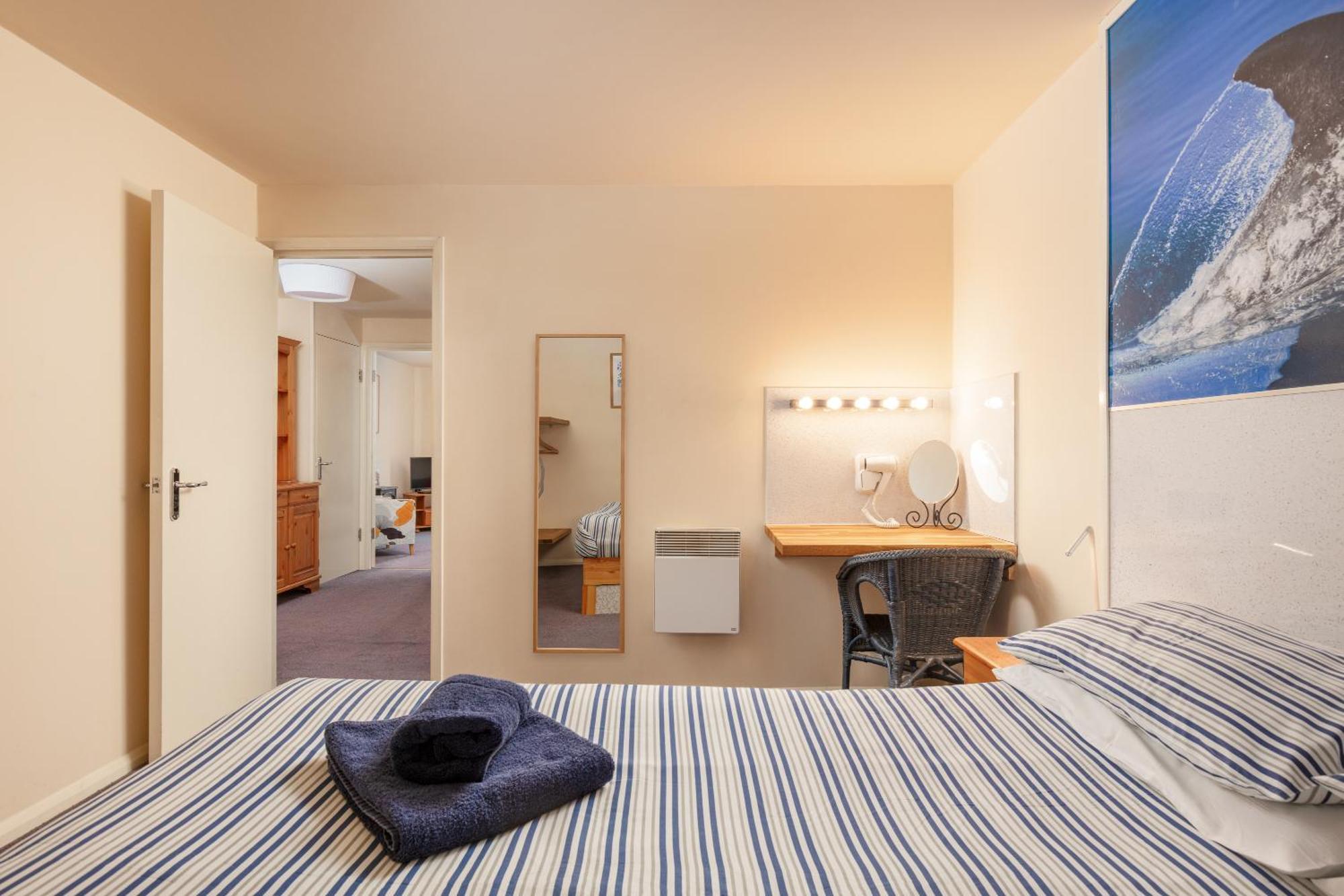 Discovery Accommodation Уитби Экстерьер фото