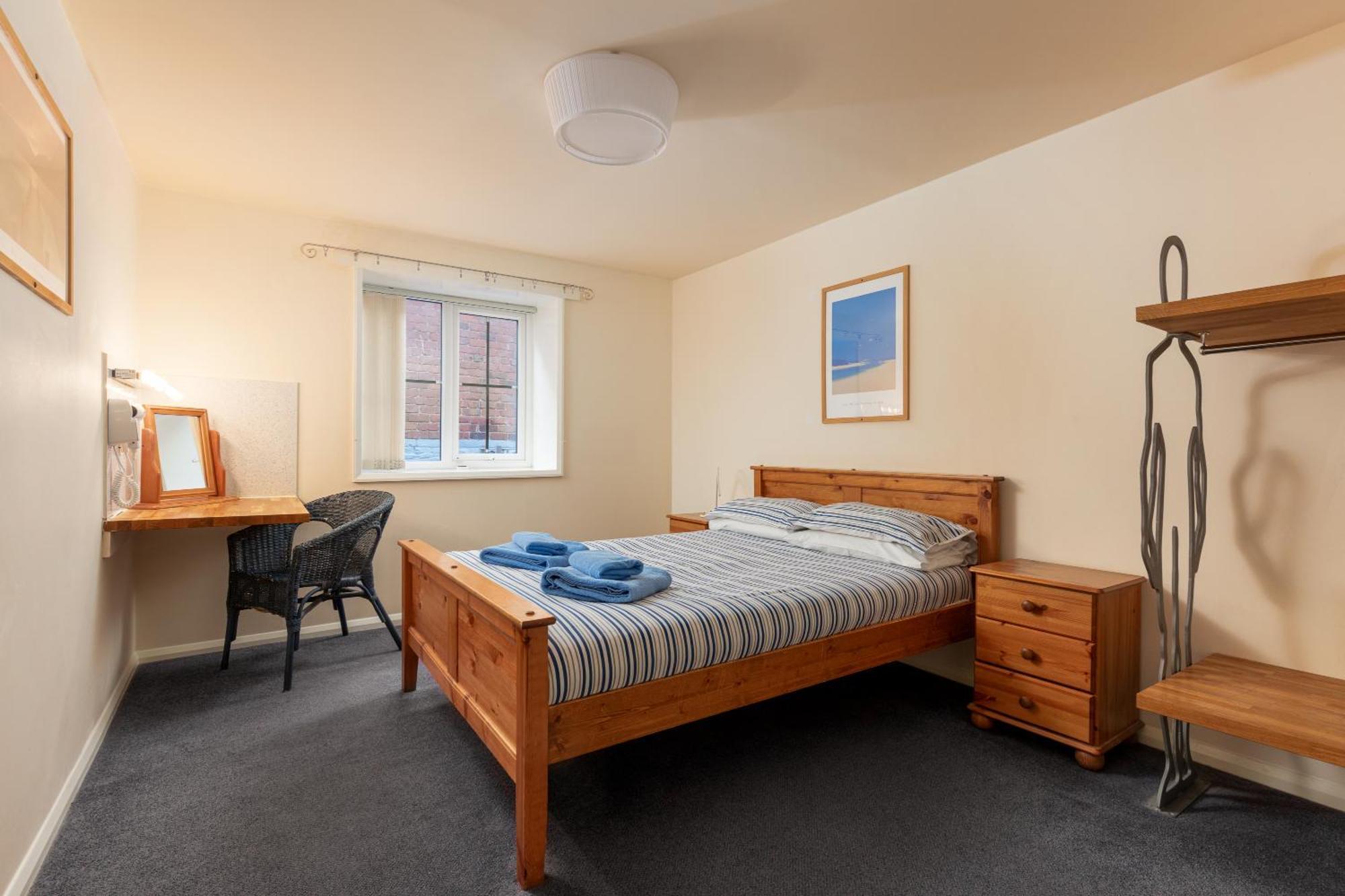 Discovery Accommodation Уитби Экстерьер фото