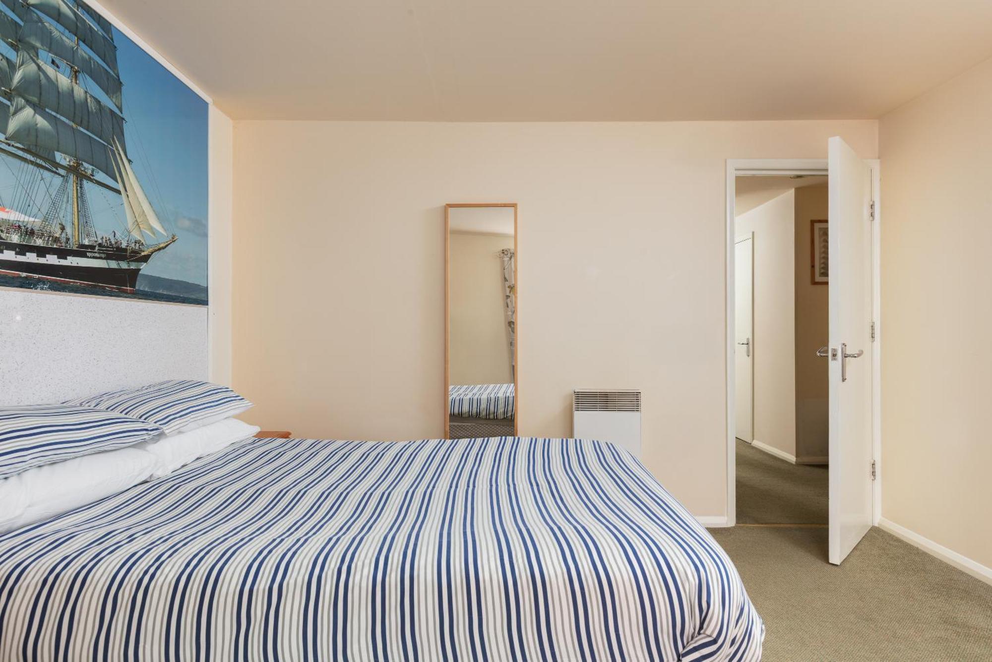 Discovery Accommodation Уитби Экстерьер фото