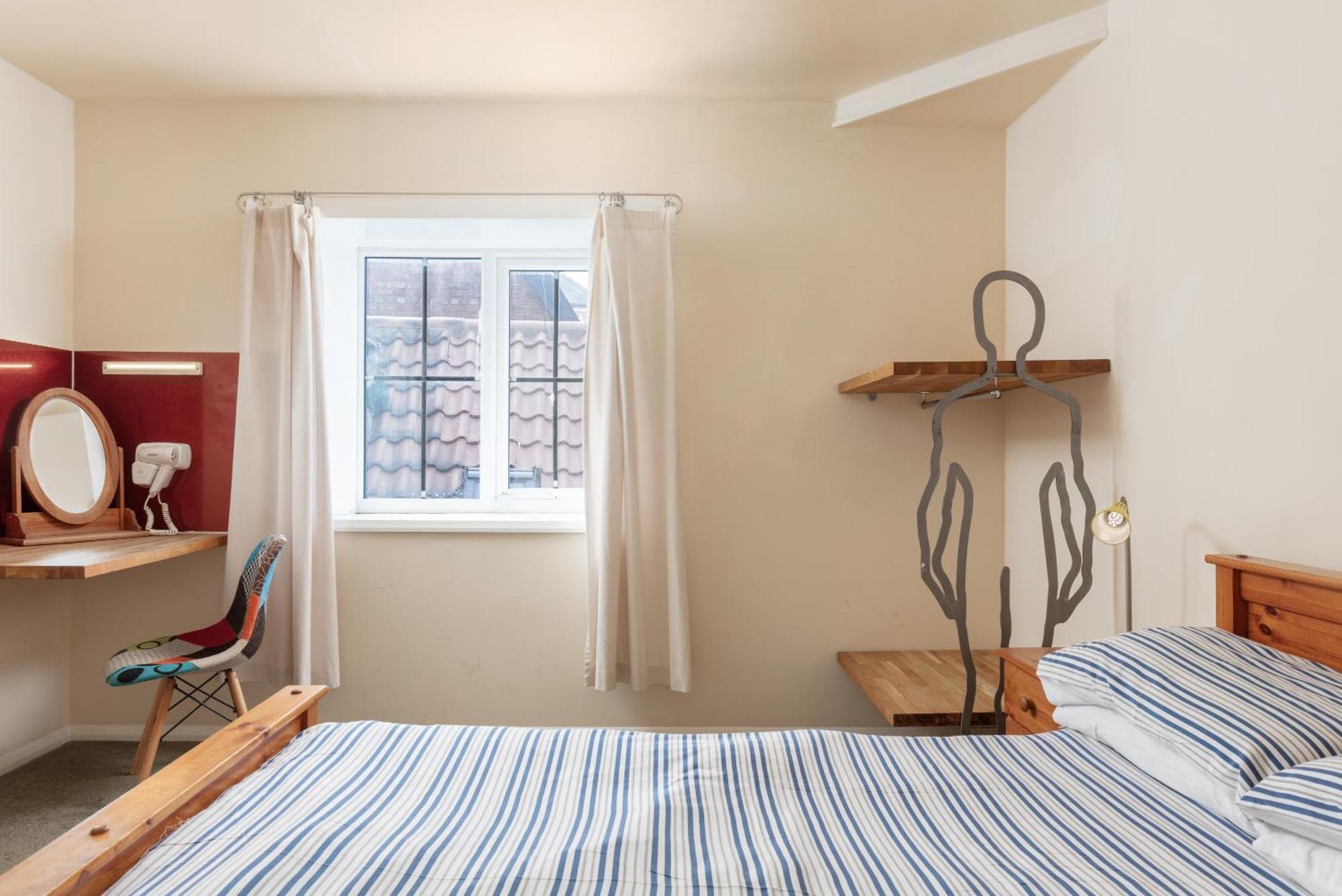 Discovery Accommodation Уитби Экстерьер фото